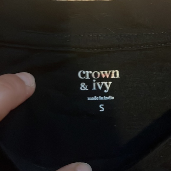 Crown & Ivy Black Ruffled Sleeve Blouse. Size Small - Picture 5 of 6